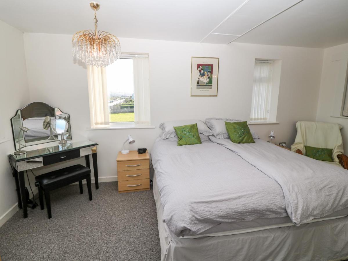 פוולהלי Sea View Apartment מראה חיצוני תמונה