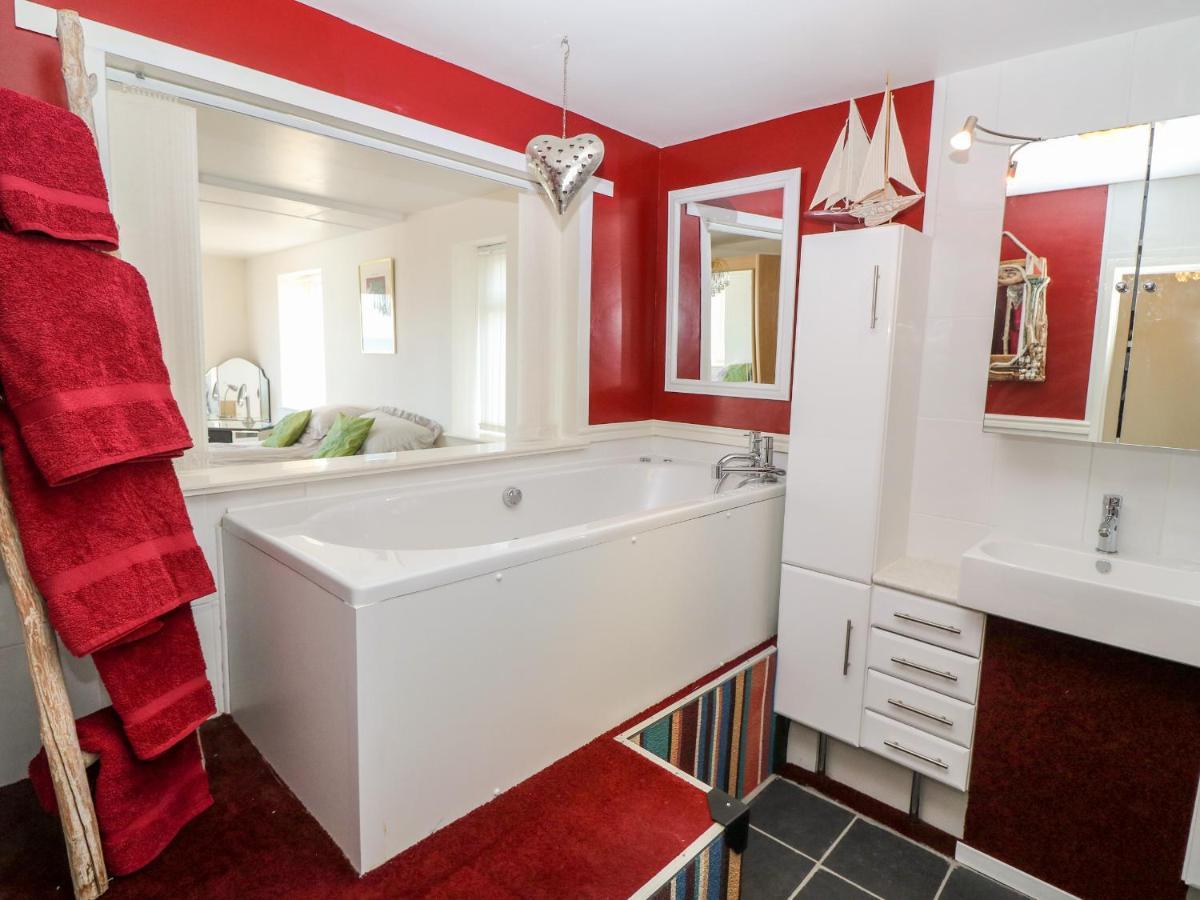 פוולהלי Sea View Apartment מראה חיצוני תמונה